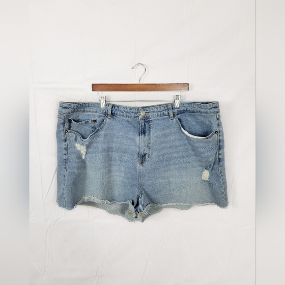 Women's Blue Denim Torrid Size 24 Shorts - Picture 1 of 5